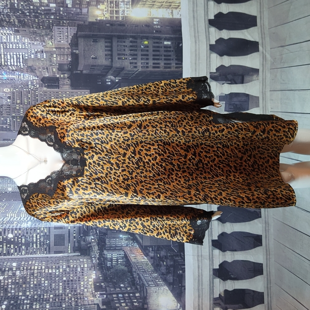 30. Alexandra Bartlett Intimates sz L Satin  Leopard Print Lace Accent Nightgown